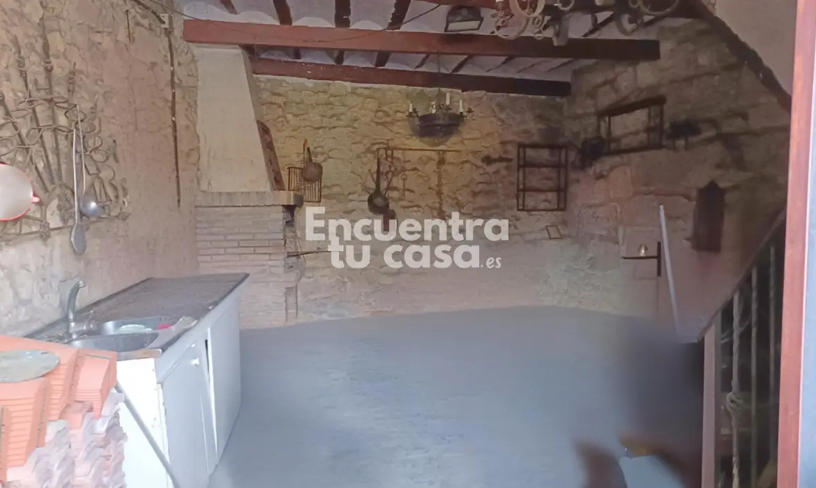 Local-comercial-en-venta-en-Labastida-1-Álava-en-Inmobiliaria-Encuentra-tu-casa-País-Vasco-Encuentratucasa.webp