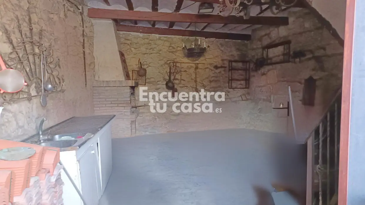 Local-comercial-en-venta-en-Labastida-1-Álava-en-Inmobiliaria-Encuentra-tu-casa-País-Vasco-Encuentratucasa.webp