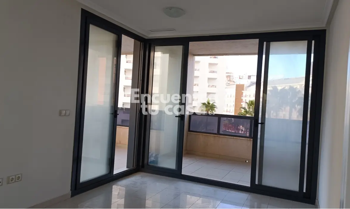 Piso-en-venta-en-Benidorm-Alicante-Costa-Mediterraneo-1-Inmobiliaria-Encuentra-tu-casa-Encuentratucasa.webp
