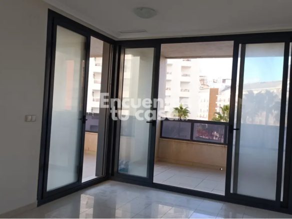 Piso-en-venta-en-Benidorm-Alicante-Costa-Mediterraneo-1-Inmobiliaria-Encuentra-tu-casa-Encuentratucasa.webp