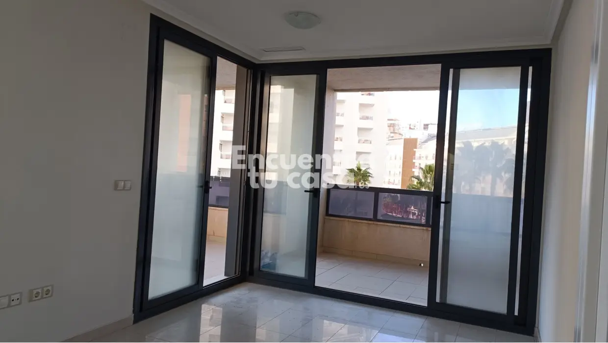 Piso-en-venta-en-Benidorm-Alicante-Costa-Mediterraneo-1-Inmobiliaria-Encuentra-tu-casa-Encuentratucasa.webp