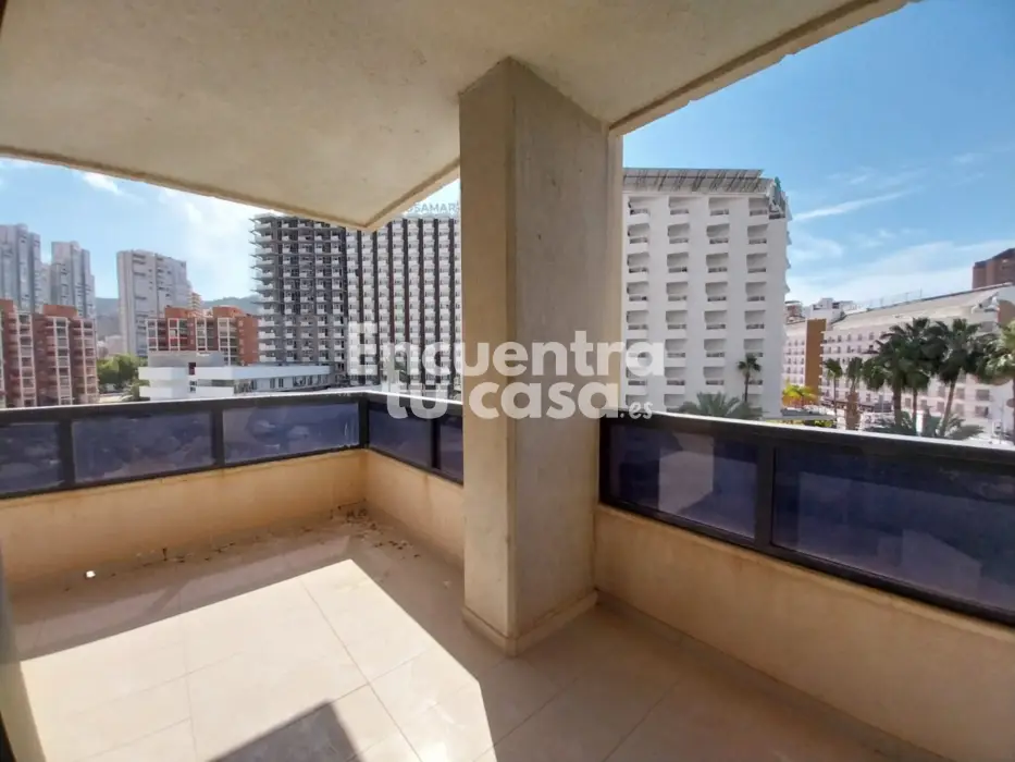 Piso-en-venta-en-Benidorm-Alicante-Costa-Mediterraneo-1-Inmobiliaria-Encuentra-tu-casa-Encuentratucasa.webp