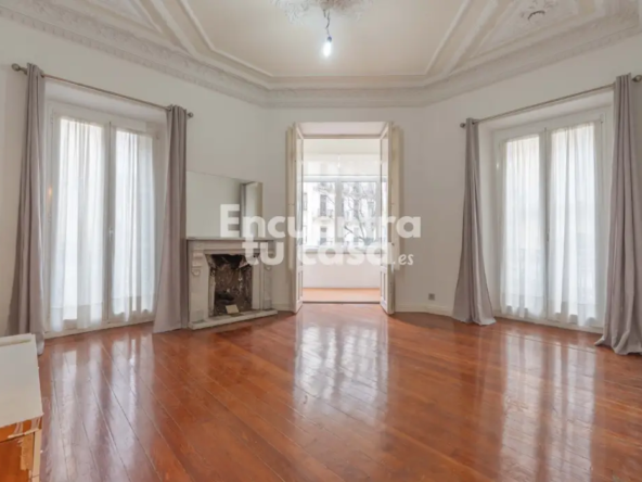salon-Piso-en-venta-san-martin-san-sebastian-donostia-centro-611-inmobiliaria-encuentratucasa-es
