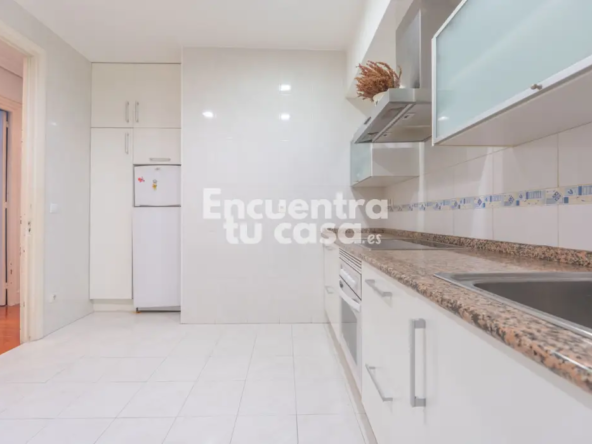 cocina-Piso-en-venta-san-martin-san-sebastian-donostia-centro-611-inmobiliaria-encuentratucasa-es